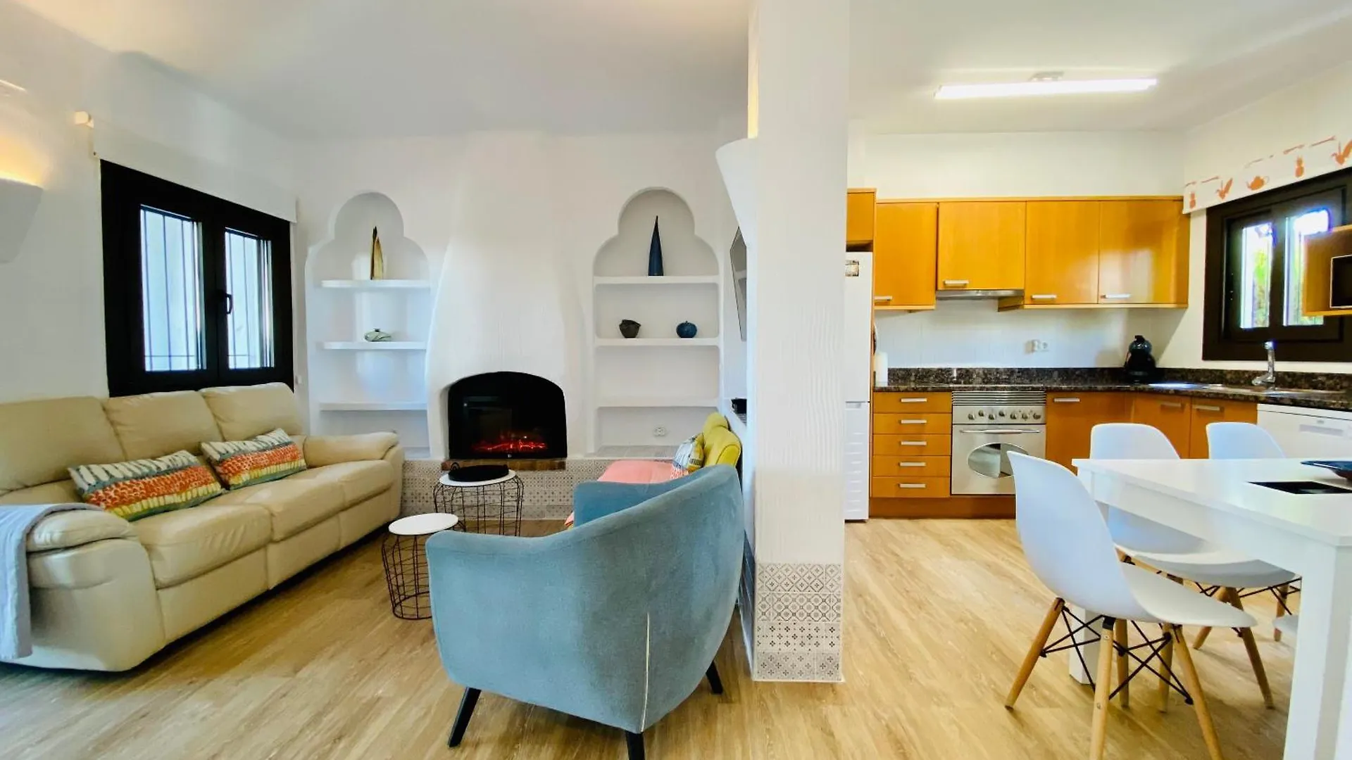 Casa Pinyera - Plus Costa Brava contacts
